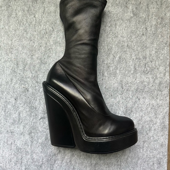 Givenchy “Look Book” Black Platform Leather Boots Size 39 - Picture 2 of 7